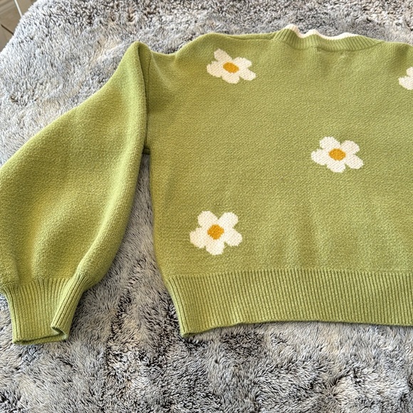 In Bloom Women’s Large Green Daisy Floral Sweater Long Sleeve Button Up Cropped - Picture 8 of 11